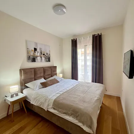 Wh - Urban Nest Point *