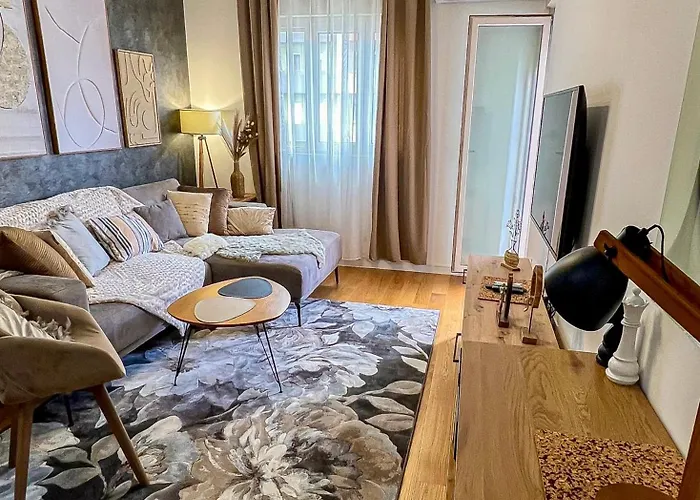 Wh - Urban Nest Point