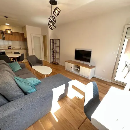 Wh - Urban Nest Central Point Apartment