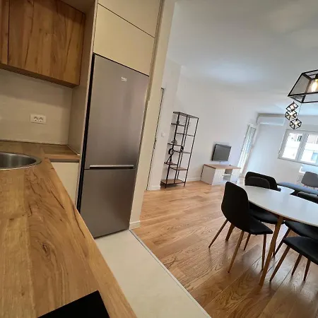 Wh - Urban Nest Central Point Apartment