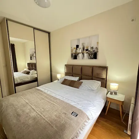 Wh - Urban Nest Point Apartment