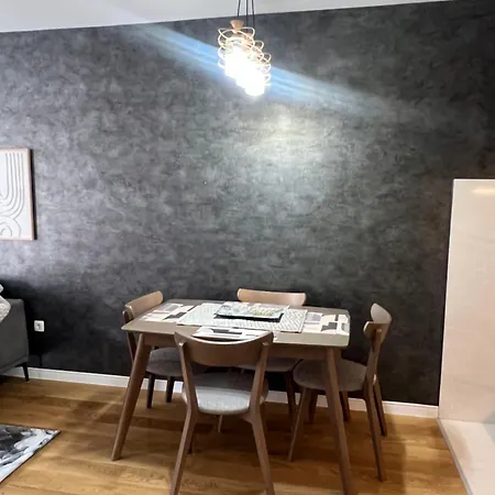 Wh - Urban Nest Point Apartment *