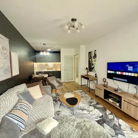 Wh - Urban Nest Point Podgorica