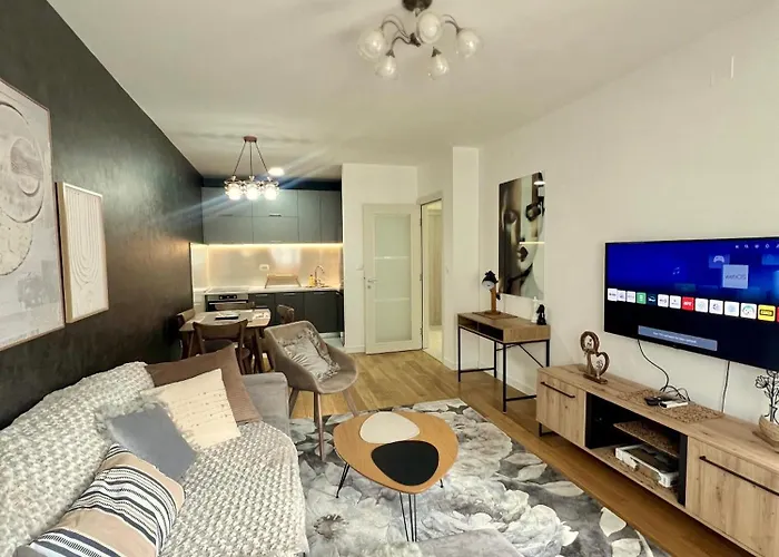 Wh - Urban Nest Point פודגוריצה