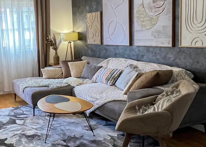 Wh - Urban Nest Point